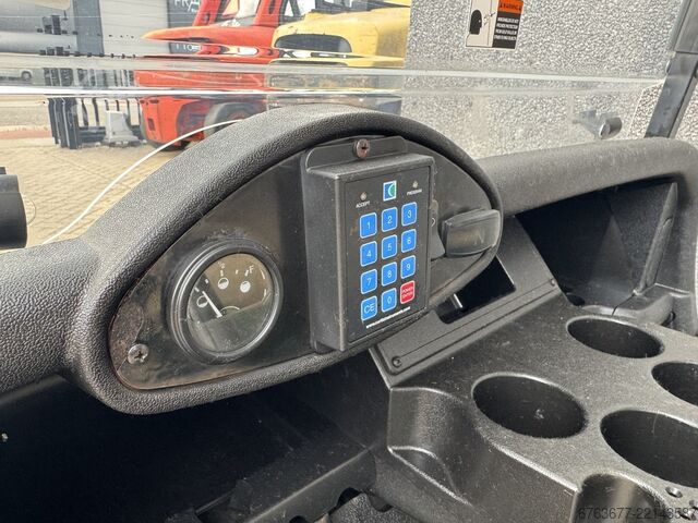 EZGO RXV Golfcart Elektrisch 4 Sitze 2019 inkl. Ladegerät EZ-GO RXV Golfkar Golfcar Elektrisch 4 Zits 2019 Inc Lader