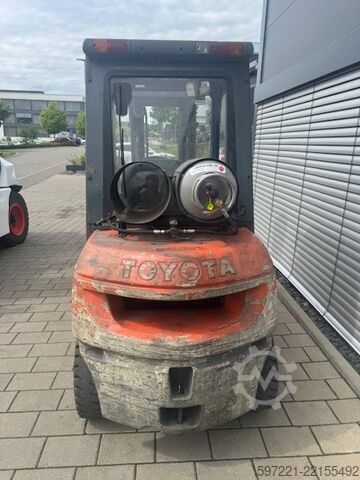 LPG-Gabelstapler Toyota 02-7FGF30