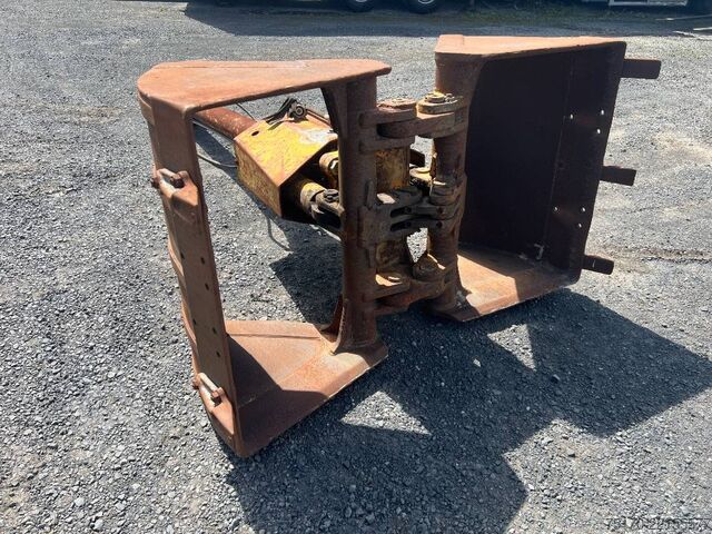 Gripper  Zweischalengreifer  mit Verlängerung / Greifer