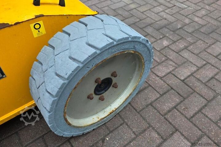 Articulated boom lift Manitou 150AETJ Compact As-Is, Weak Batteries, Electric, 1