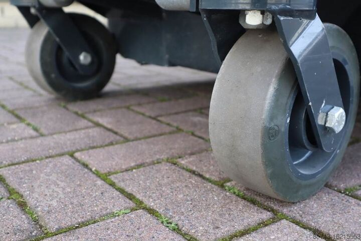 Articulated boom lift Bravi LUI HD WD Leonardo New, Electric, 4.90m Working He