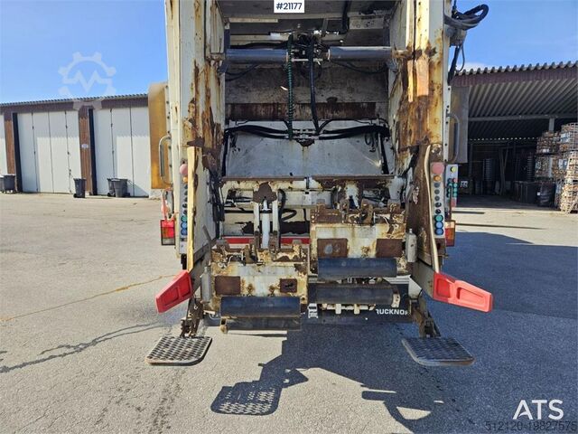 Garbage truck Volvo FM370 6x2 1-chamber compactor truck with Zoeller b