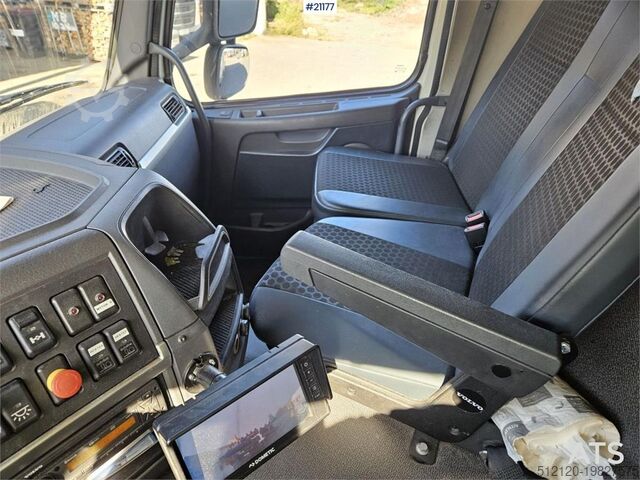 Garbage truck Volvo FM370 6x2 1-chamber compactor truck with Zoeller b