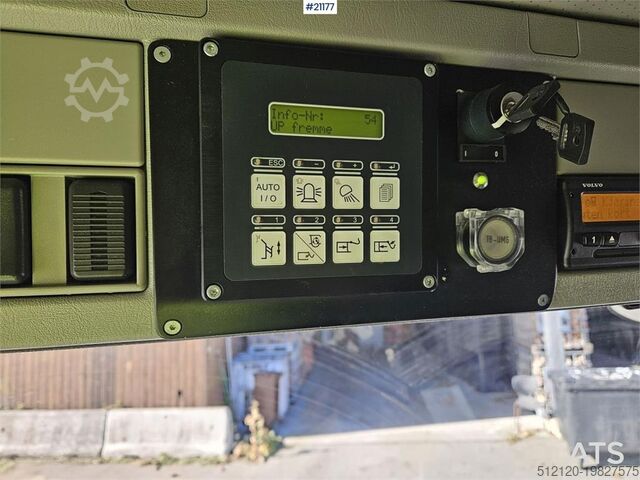 Garbage truck Volvo FM370 6x2 1-chamber compactor truck with Zoeller b