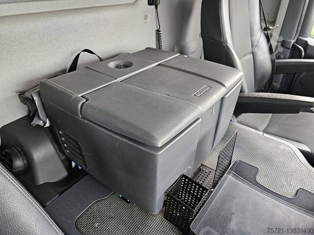 Fahrgestell mit Fahrerhaus SCANIA P250 310TKM AIRCO WB560