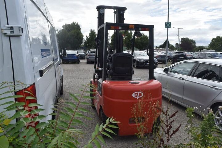 4-wheel forklift EP EFL 252