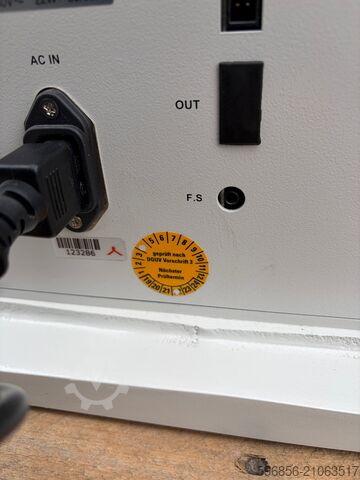 Vickers Härteprüfgerät Mitutoyo HV-100 AUTOVICK System + Vision Unit Twardościomierz Vickers Mitutoyo HV-100 System AUTOVICK + Vision Unit Twardościomierz Vickers Mitutoyo HV-100 System AUTOVICK + Vision Unit