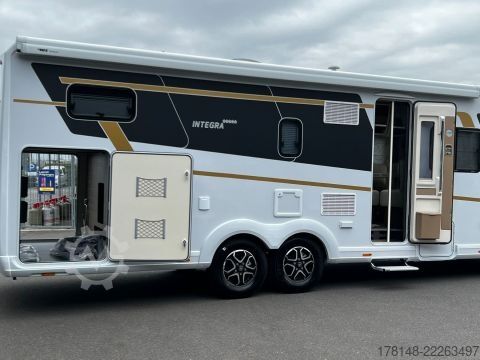 Integrated camper Eura Mobil Integra 890 EB