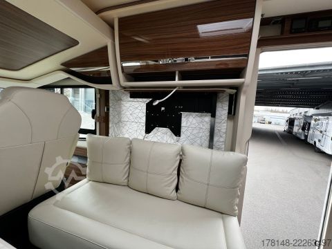Integrated camper Eura Mobil Integra 890 EB