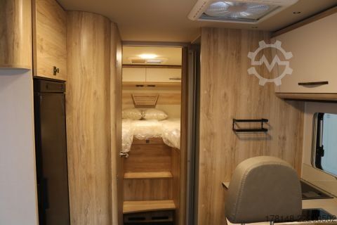 Semi-integrated camper Eura Mobil Profila T 720 EB Mondial Edition