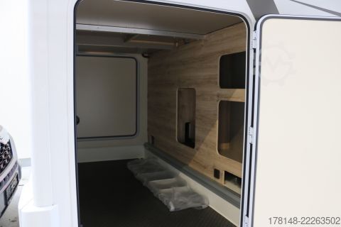 Semi-integrated camper Eura Mobil Profila T 720 EB Mondial Edition