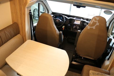Semi-integrated camper Eura Mobil Profila T 720 EB Mondial Edition