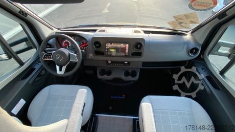 Semi-integrated camper Eura Mobil Profila T 696 EB