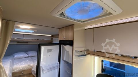 Semi-integrated camper Eura Mobil Profila T 696 EB