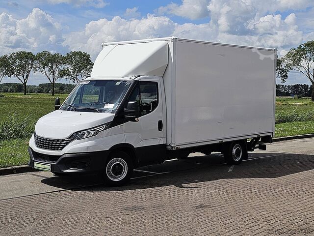Suitcase IVECO DAILY 35S18 Bakwagen Laadklep!