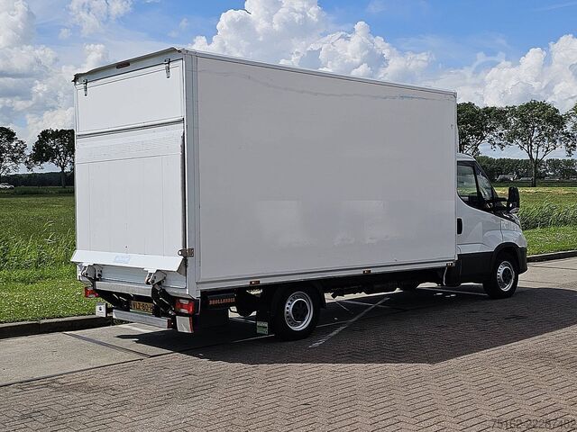 Suitcase IVECO DAILY 35S18 Bakwagen Laadklep!