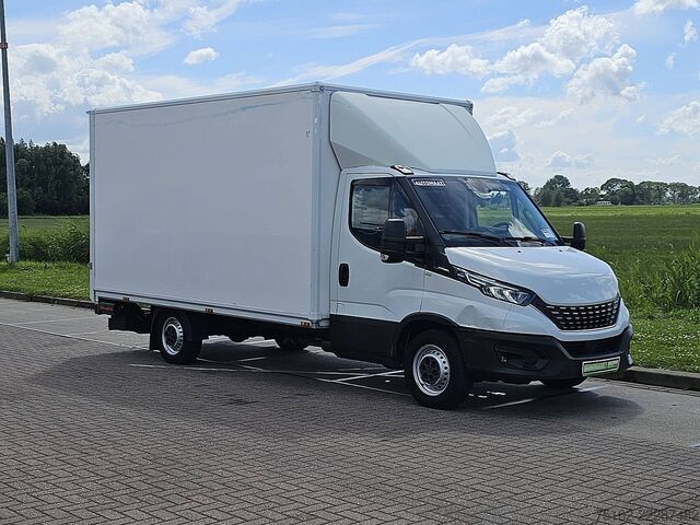 Suitcase IVECO DAILY 35S18 Bakwagen Laadklep!