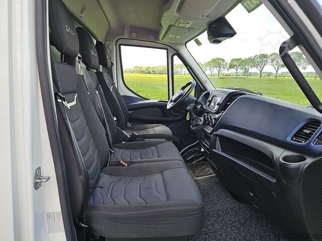 Suitcase IVECO DAILY 35S18 Bakwagen Laadklep!