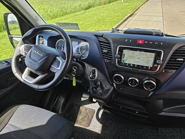 Suitcase IVECO DAILY 35S18 Bakwagen Laadklep!
