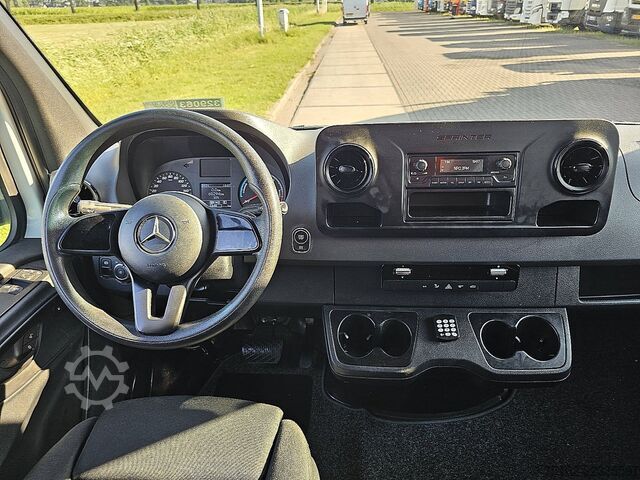 High-roof van MERCEDES-BENZ ESPRINTER 55 kWh 168 km wltp