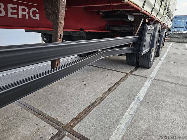 Schiebeplanen Kel-Berg S3582 2 AXLE TAILLIFT
