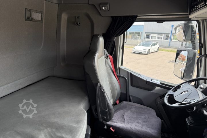LKW mit Pritsche & Plane Renault T430 4x2 Plane / HB / Swiss-Vehicle