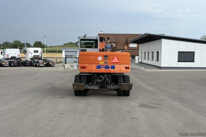 Straßenwalze Hitachi FH120W Mobilbagger / Swiss-Vehicle