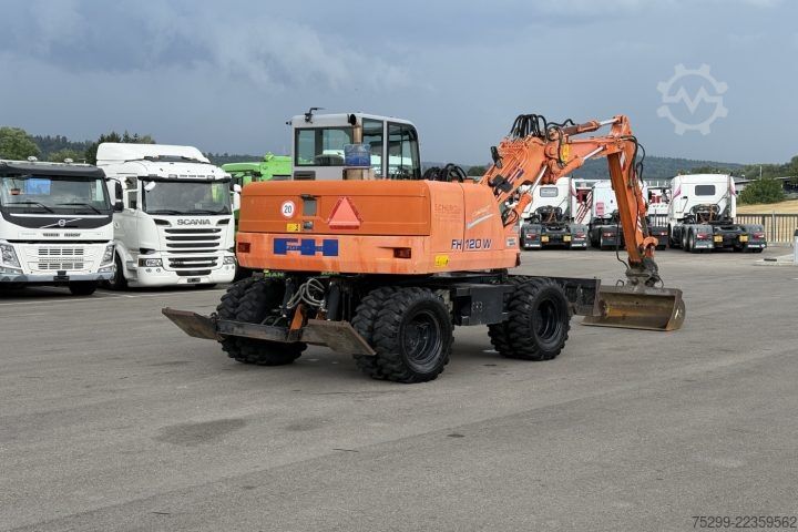 Straßenwalze Hitachi FH120W Mobilbagger / Swiss-Vehicle