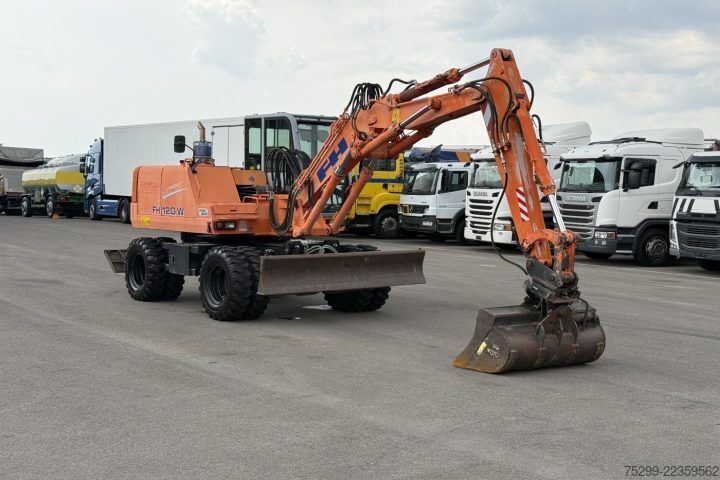 Straßenwalze Hitachi FH120W Mobilbagger / Swiss-Vehicle