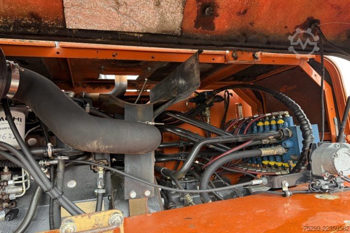 Straßenwalze Hitachi FH120W Mobilbagger / Swiss-Vehicle