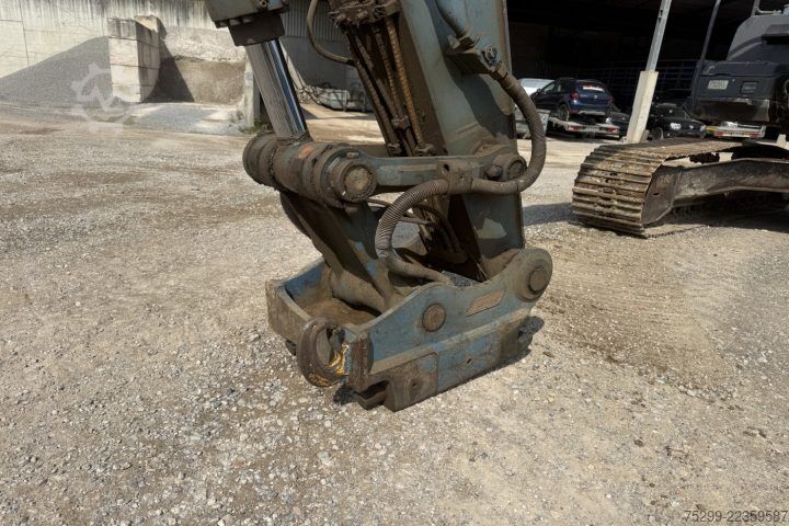 Straßenwalze Hitachi ZX250LCN-3 / Swiss-Vehicle