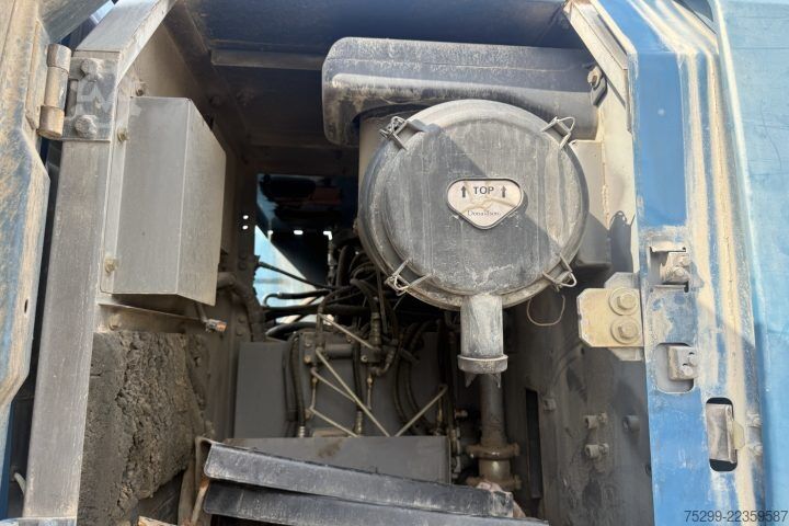 Straßenwalze Hitachi ZX250LCN-3 / Swiss-Vehicle