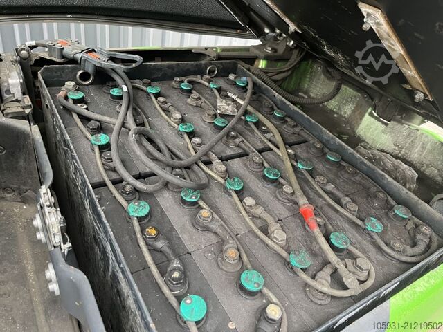 Electric 3-wheel forklift Linde E16-02