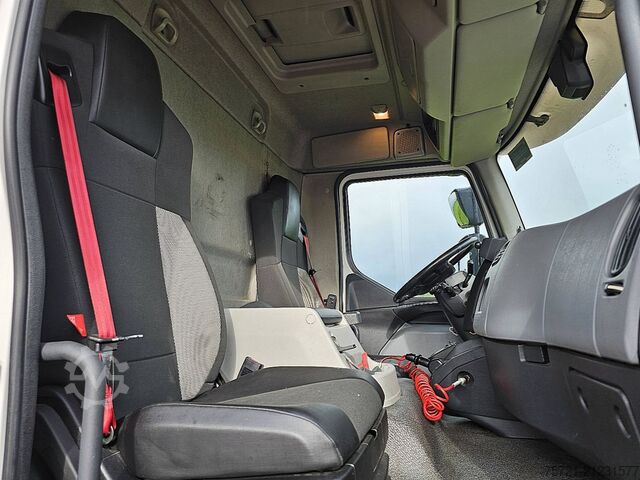 Koffer RENAULT D 250 11.9T A/C NEW ENGINE