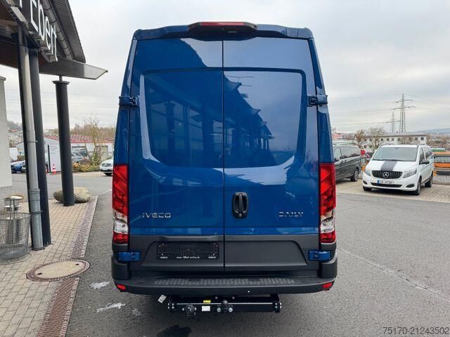 Hochdachkombi Iveco Daily 50C18HA8 3.0L *CrewVan*AHK*Automatik*