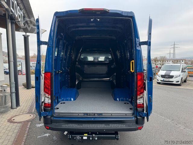 Hochdachkombi Iveco Daily 50C18HA8 3.0L *CrewVan*AHK*Automatik*