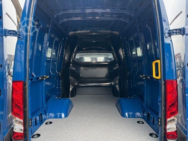 Hochdachkombi Iveco Daily 50C18HA8 3.0L *CrewVan*AHK*Automatik*