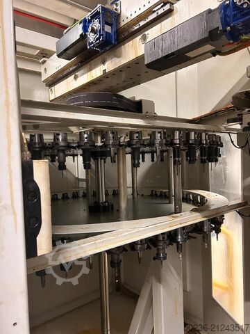 Vertikales Bearbeitungszentrum Stama MC334