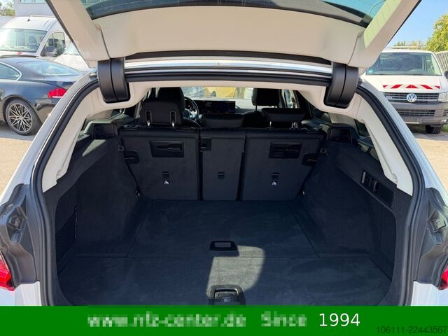 Minibus BMW 320d xDrive Touring M-Shadow Driving Assistant
