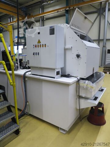 Horizontal Bearbeitungszentrum MAKINO A88e/A244