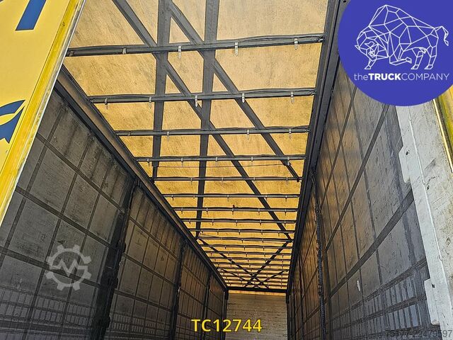 Sliding tarpaulins Humbaur 