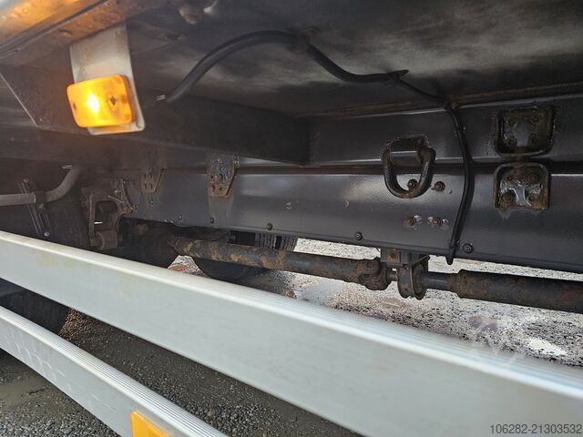 LKW mit Kofferaufbau Volvo FL 240 4x2 16tons Seitentüren Koff