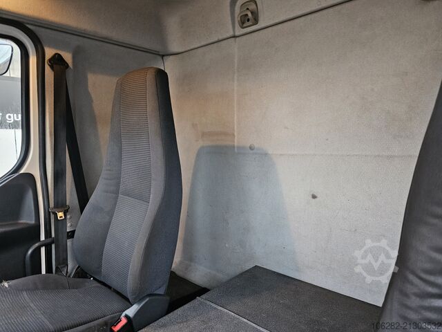 LKW mit Kofferaufbau Volvo FL 240 4x2 16tons Seitentüren Koff