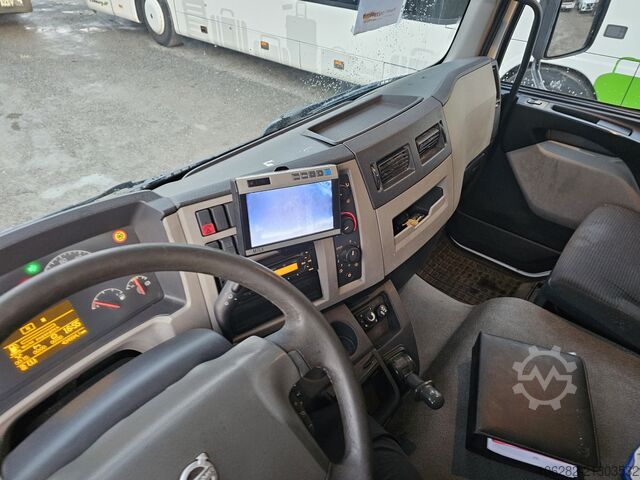 LKW mit Kofferaufbau Volvo FL 240 4x2 16tons Seitentüren Koff