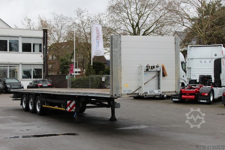 Auflieger mit offener Pritsche SCHMITZ Liftachse   Rungentaschen   Zurrösen   3 Stück!