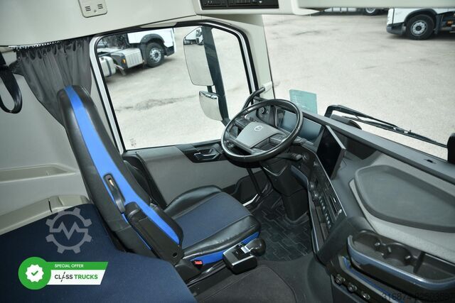 Standard tractor unit VOLVO FH 460 Globetrotter XL i-Save