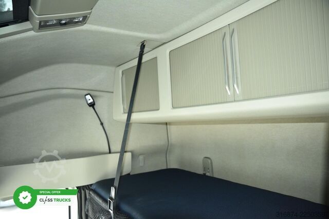 Standard tractor unit VOLVO FH 460 Globetrotter XL i-Save