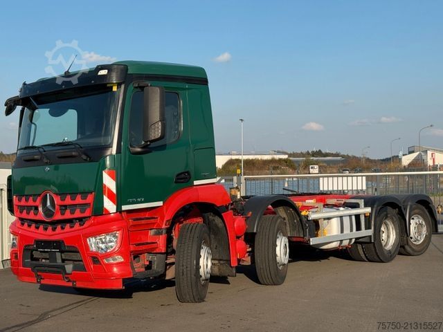 Truck chassis MERCEDES-BENZ Arocs 3240 8x2 - 3 x Lenkachsen