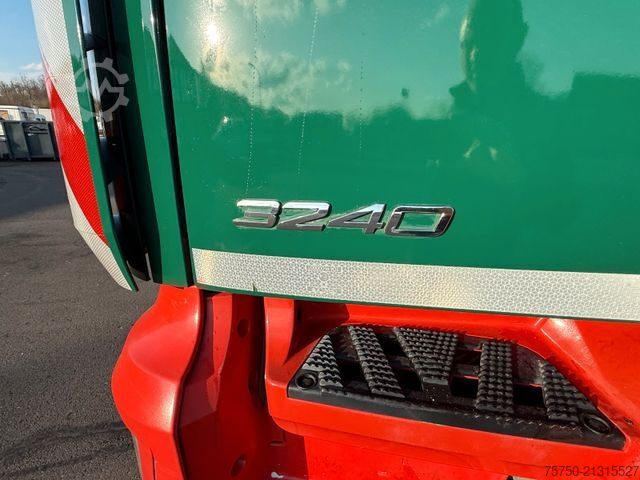 Truck chassis MERCEDES-BENZ Arocs 3240 8x2 - 3 x Lenkachsen