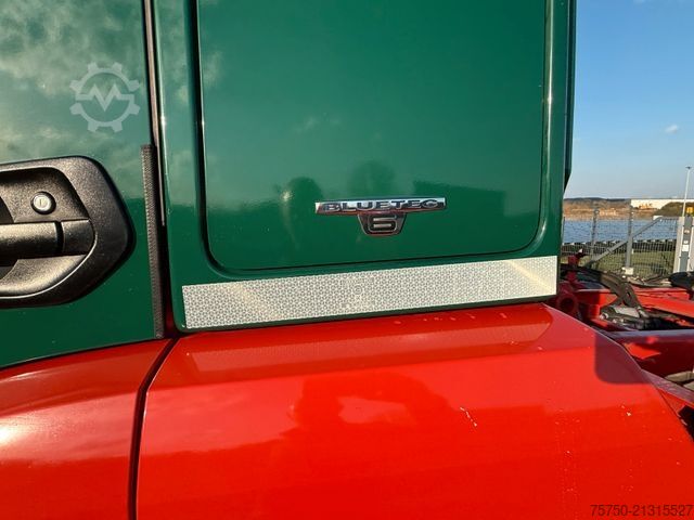 Truck chassis MERCEDES-BENZ Arocs 3240 8x2 - 3 x Lenkachsen